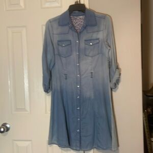 Acclaimed - midi length dress that snaps in the front-3/4 length sleeves EUC